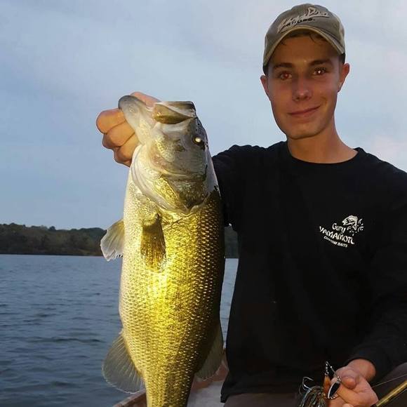 Profile Picture of Michael Sella (@michaelsella) on Poshmark