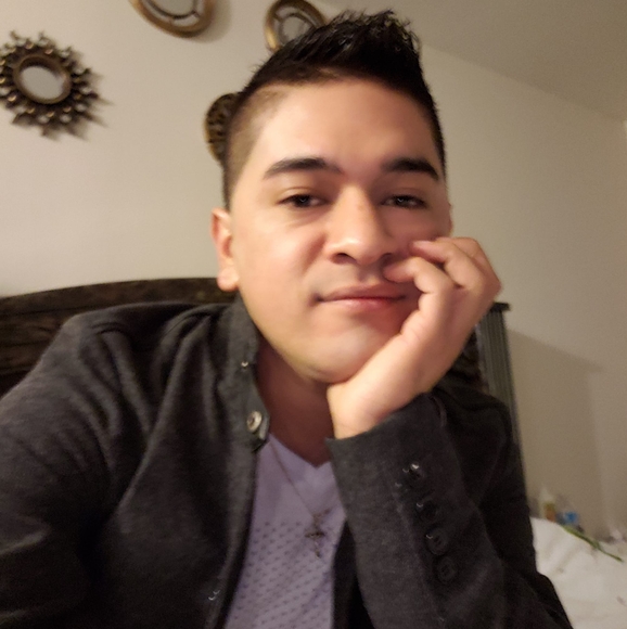 Profile Picture of Alexander Gonzalez (@alex110890) on Poshmark