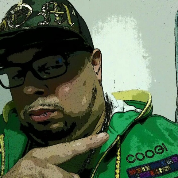 Profile Picture of Leo Lopez (@lopezleo7870) on Poshmark