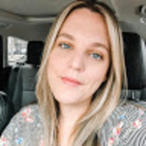 Profile Picture of Jaclynn Morgan (@jaclynnmorgan) on Poshmark