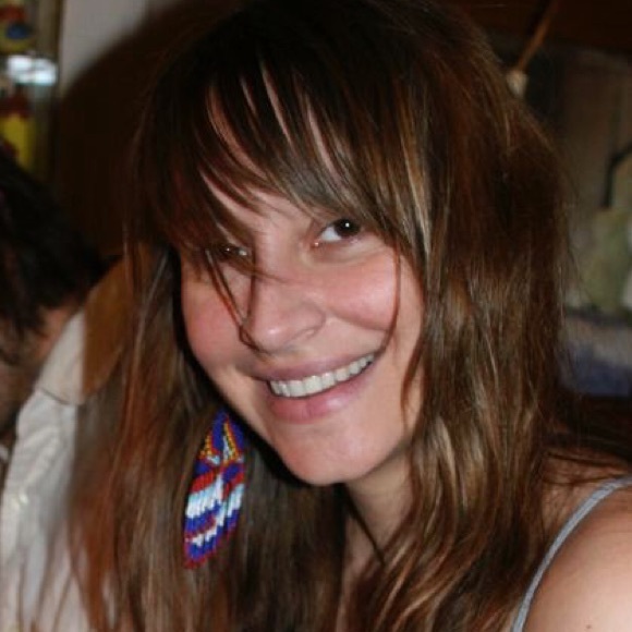 Profile Picture of Tyra Kalman (@bluestemfibers) on Poshmark