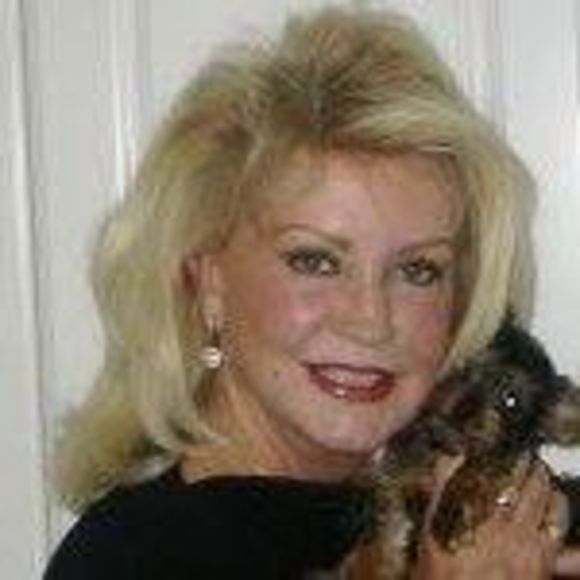 Profile Picture of Carol Stephens (@carolstephens) on Poshmark