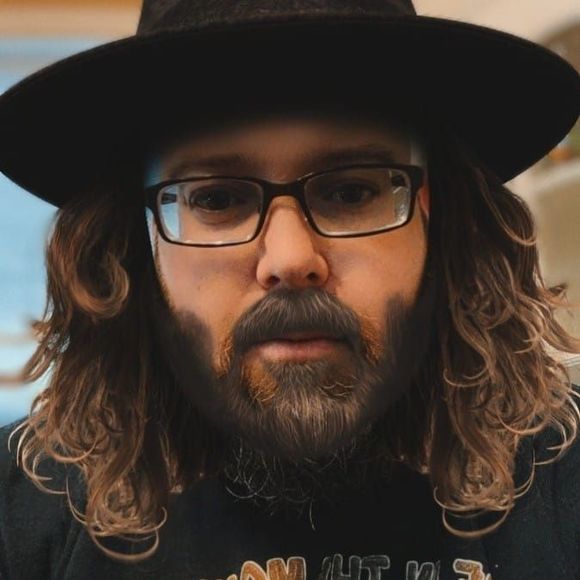 Profile Picture of Brandon Hughes (@brandonshughes) on Poshmark