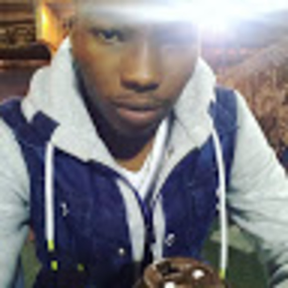 Profile Picture of Ali Dakissaga (@kingdakiss) on Poshmark