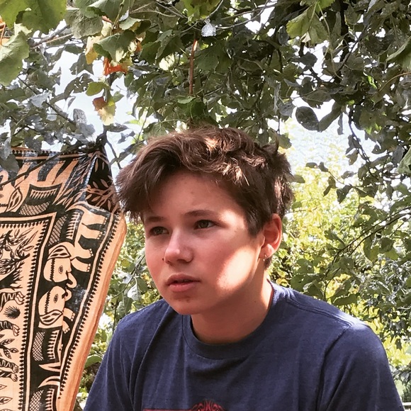 Profile Picture of Sam Mednick (@samthclothesman) on Poshmark