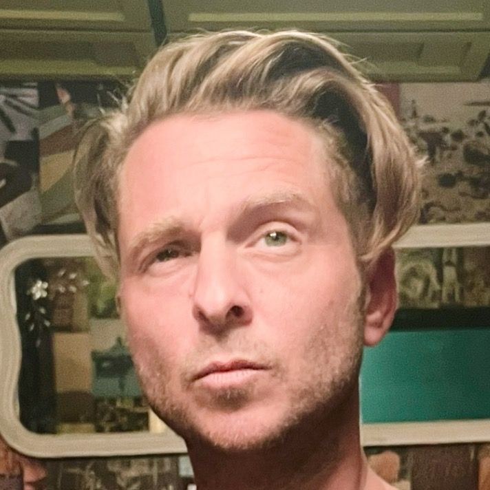 Profile Picture of realryantedder   (@realryantedder) on Tiktok
