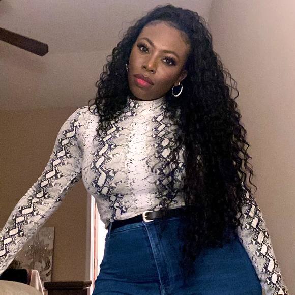 Profile Picture of Y Obasi (@yoshikaivy) on Poshmark