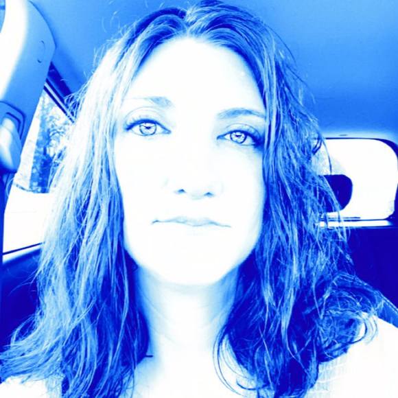 Profile Picture of Miranda Hodge (@mhall4129) on Poshmark