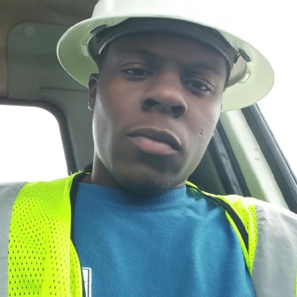 Profile Picture of Lamarcus Bell (@lamarcus_bell) on Poshmark