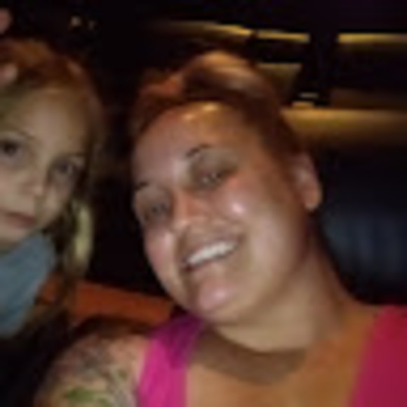 Melissa Semchenko - Poshmark Profile Picture of Melissa Semchenko (@mesemc6782) on Poshmark