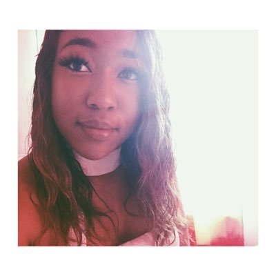 Profile Picture of  🌻lai (@VickySweet93) on Twitter