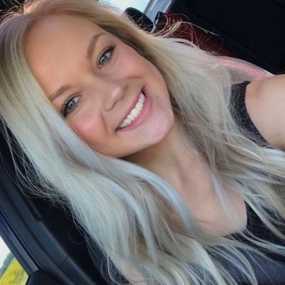 Profile Picture of Pay10 (@payton_flowers) on Twitter