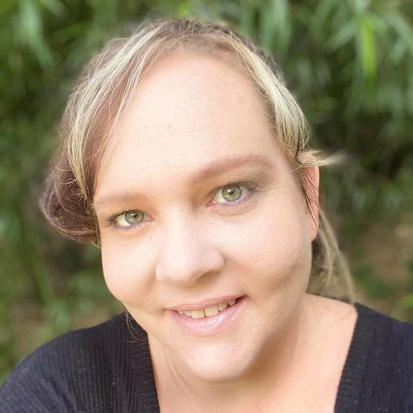 Profile Picture of Jennifer Heaton (@jennfury) on Poshmark