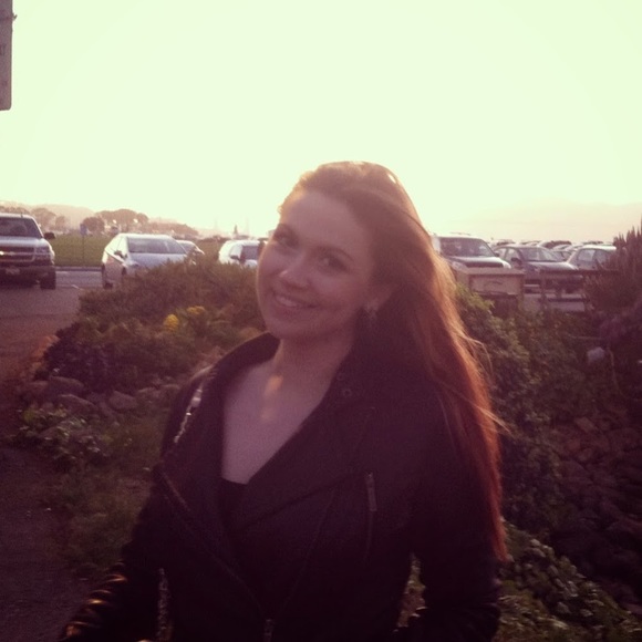 Profile Picture of Brianna Bahrt (@brb8) on Poshmark