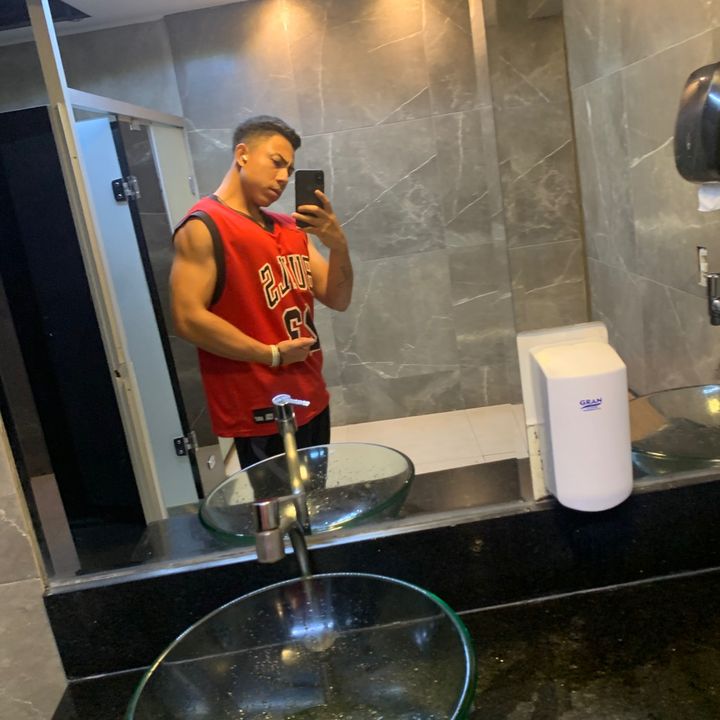 Profile Picture of lucask (@lucaskueene) on Tiktok