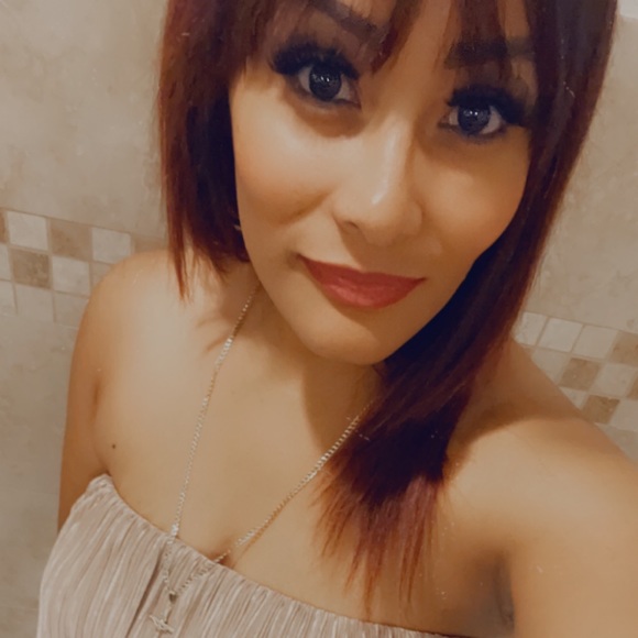 Profile Picture of Aimee Arredondo (@latraviesaruiz) on Poshmark