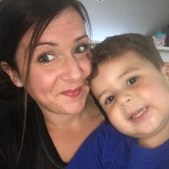 Profile Picture of Nicole Carrero (@nicolecarrero) on Poshmark