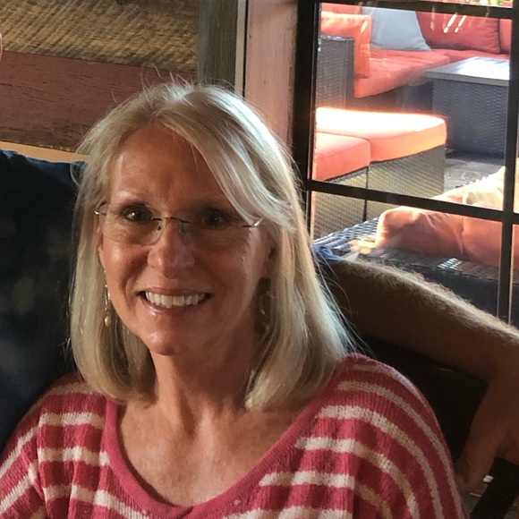 Profile Picture of Barbara Fichthorn (@barbfichthorn) on Poshmark