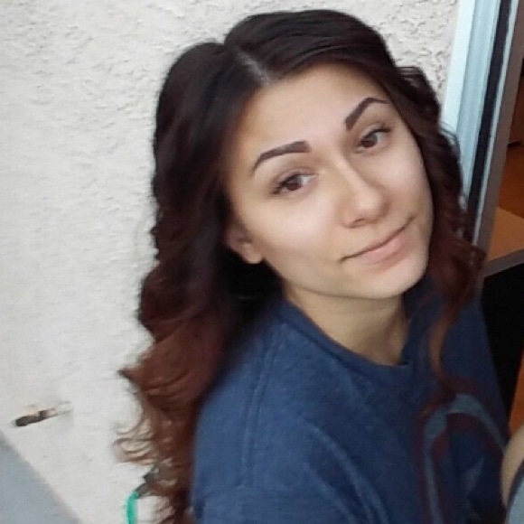 Profile Picture of Justina Pennock (@jjpennock) on Poshmark