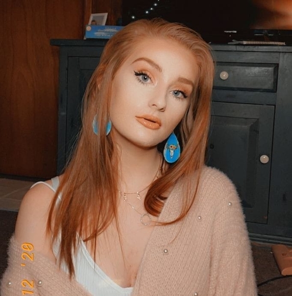 Profile Picture of Brianna Brantley (@briannasheas) on Poshmark