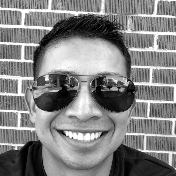 Profile Picture of Walter Campos (@camposwh3) on Poshmark