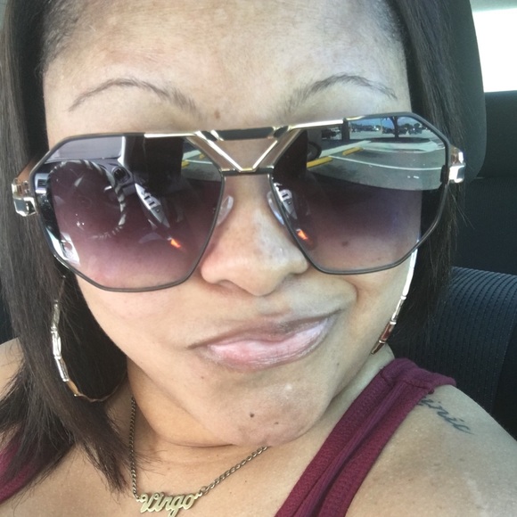 Profile Picture of Pamela Hinton (@pamela0825) on Poshmark