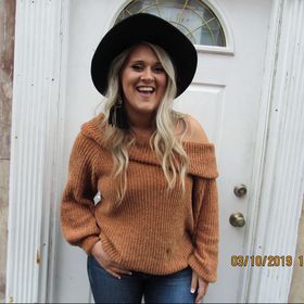 Profile Picture of Savannah jacocks (@savhasscents) on Pinterest