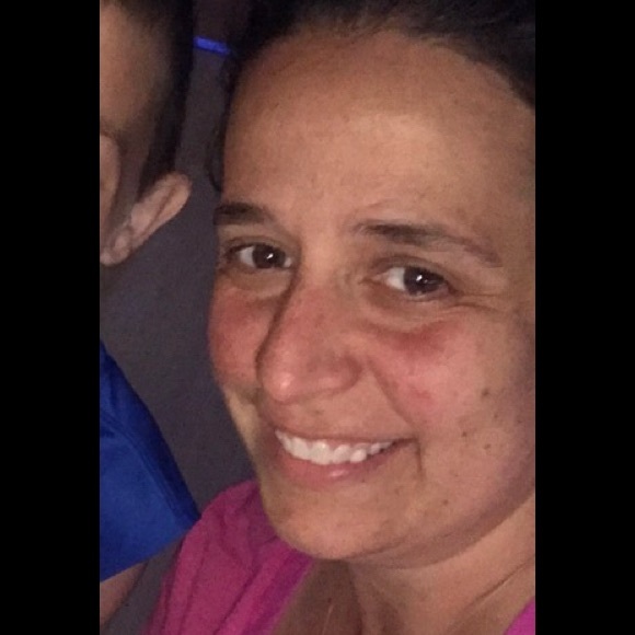 Profile Picture of Keri Linkenhoker (@linkenha0352) on Poshmark