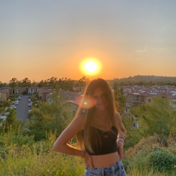 Profile Picture of Mary Duberow (@mary_d952) on Poshmark