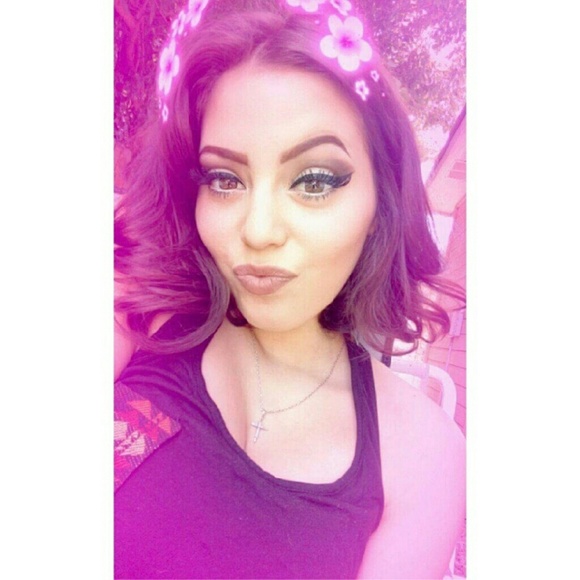 Profile Picture of Lili Herrera (@xoxolili) on Poshmark