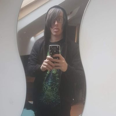 Profile Picture of Josh 'Elekant' Quinn (@UK_Elekant) on Twitter