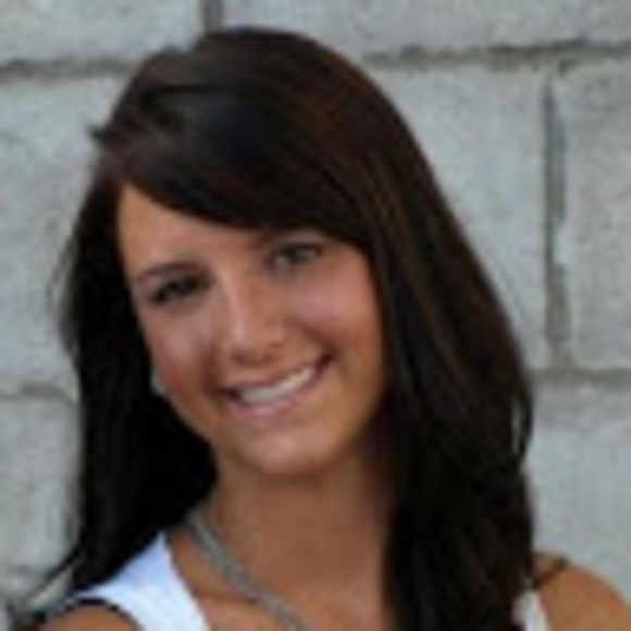 Profile Picture of Chelsea Zilliox (@chelseazilliox) on Poshmark