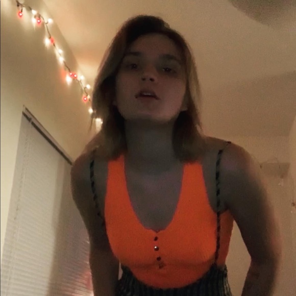 Profile Picture of Daelyn Lonasee (@1313day) on Poshmark