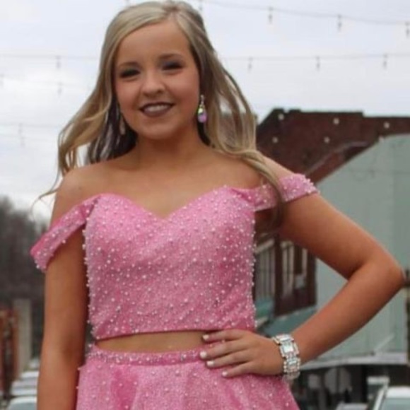 Profile Picture of Kim Noe (@amandanoe1234) on Poshmark