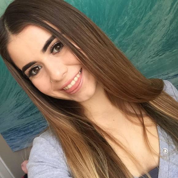 Profile Picture of Esmeralda Lansdown (@lionkarma) on Poshmark