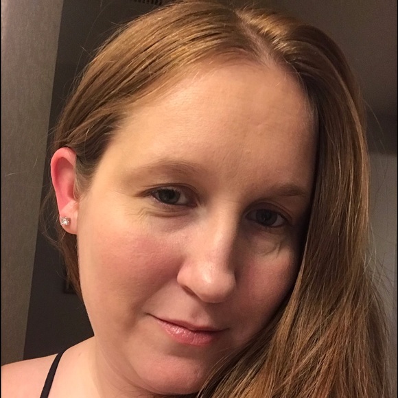 Profile Picture of Rebecca Bierer (@rebbierer) on Poshmark