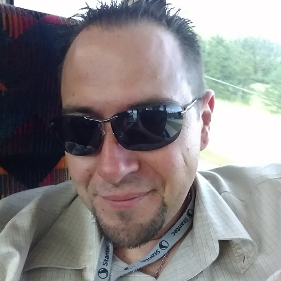 Profile Picture of Dylan Marsing (@dmarsing) on Poshmark