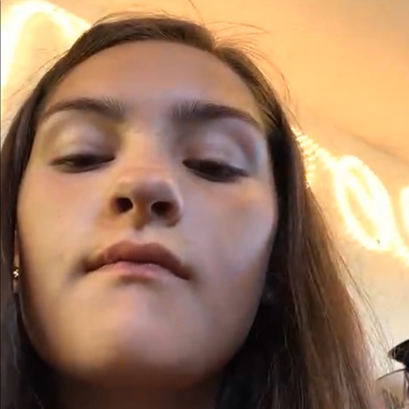 Taylor Panzera - Poshmark Profile Picture of Taylor Panzera (@tttyuio) on Poshmark