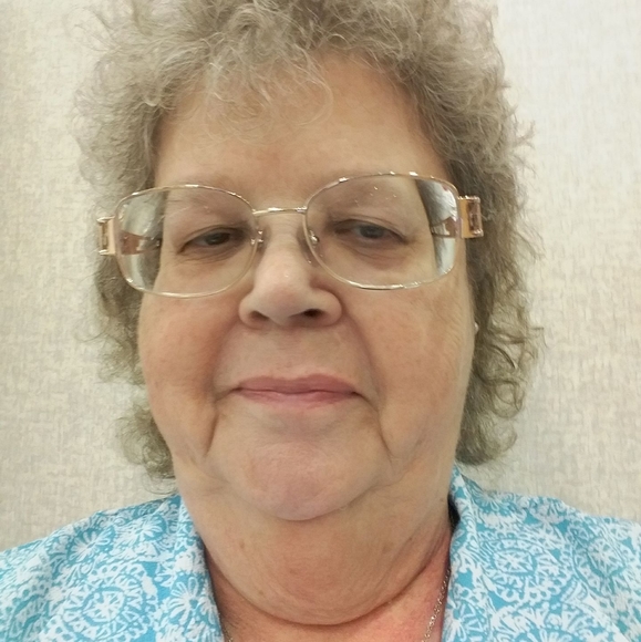 Christy Nobles - Poshmark Profile Picture of Christy Nobles (@cnobles52) on Poshmark