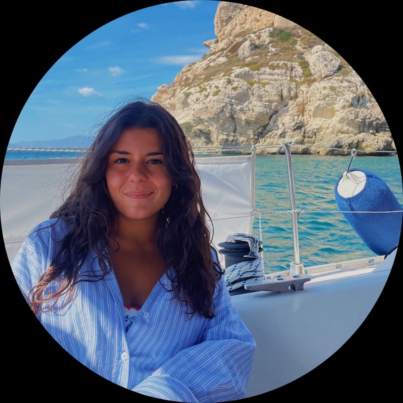 Profile Picture of Carmela Frontzak (@carmelafrontzak) on Poshmark