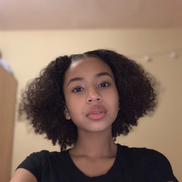 Profile Picture of Sofiah Khaledi (@sofiahkhaledi) on Poshmark