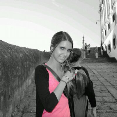 Profile Picture of Paula Fnts (@pauLa_giglio) on Twitter