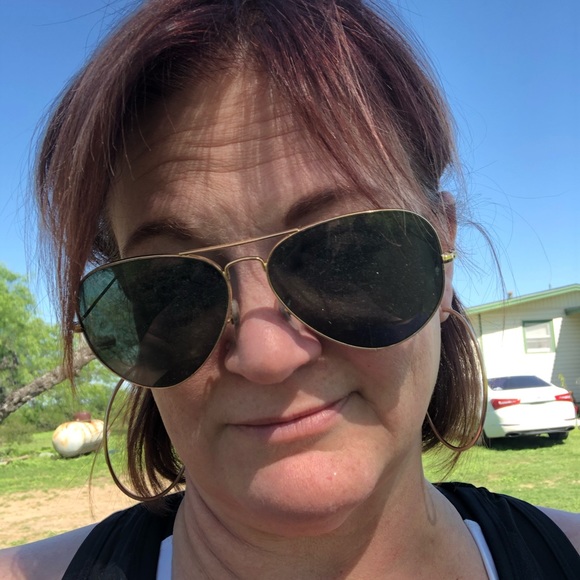 Profile Picture of Marisha Moebius (@marisha71) on Poshmark