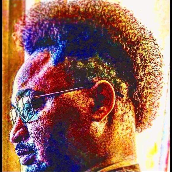 Profile Picture of Omar Bell (@toneo1275) on Poshmark