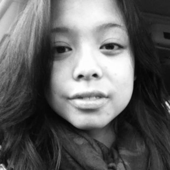 Profile Picture of Andrea Agas (@dreaaagas) on Poshmark