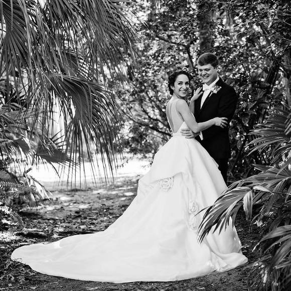 Profile Picture of Alexa Fernandez (@flyingotter) on Poshmark