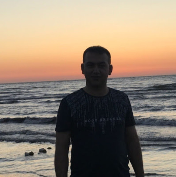 Profile Picture of Karzan Hikmat (@karzanhikmat) on Poshmark