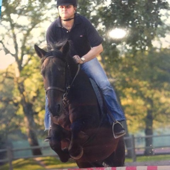 Profile Picture of David Danon (@daviddanon) on Poshmark