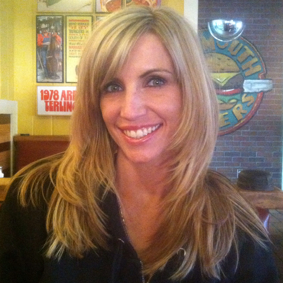 Profile Picture of Melanie Krachun (@mjkrachun) on Poshmark