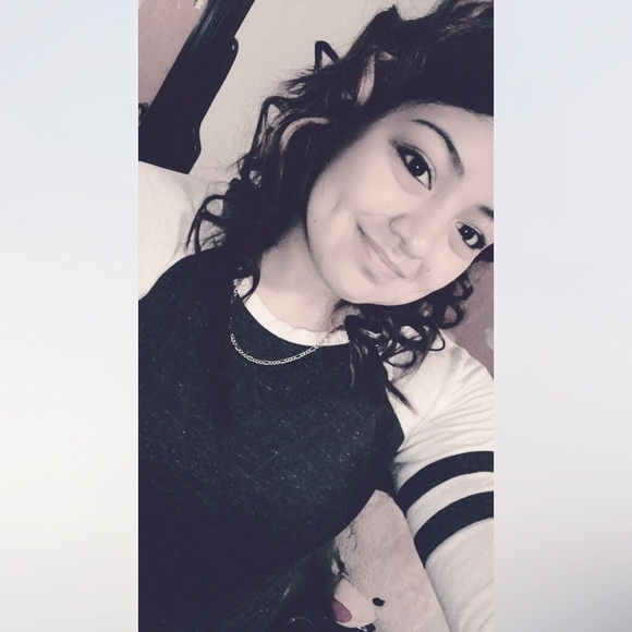 Profile Picture of Ruby Resendiz (@ruby7888) on Poshmark